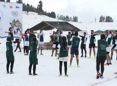 national-snow-rugby-championship-concludes-in-gulmarg-jk-lifts-trophy