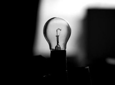 unscheduled-power-cuts-irks-people-in-baramulla
